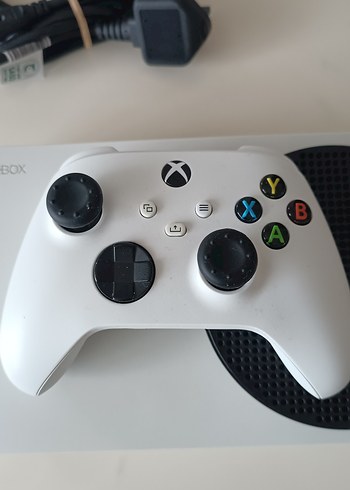 Xbox Series S Konsol ve Aksesuar Seti Sıfır Ayarında - Görsel 4