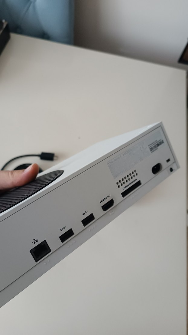 Xbox Series S Konsol ve Aksesuar Seti Sıfır Ayarında - Görsel 3