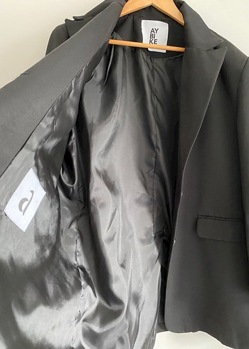 Siyah Düğmeli Kadın Midi Blazer - Görsel 4