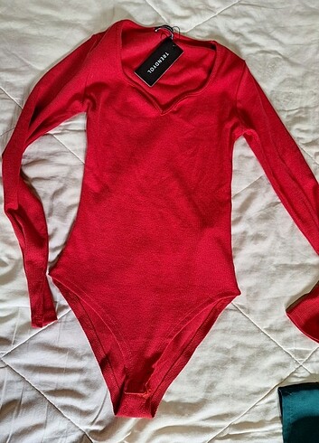 Kalp yaka çıtçıtlı body