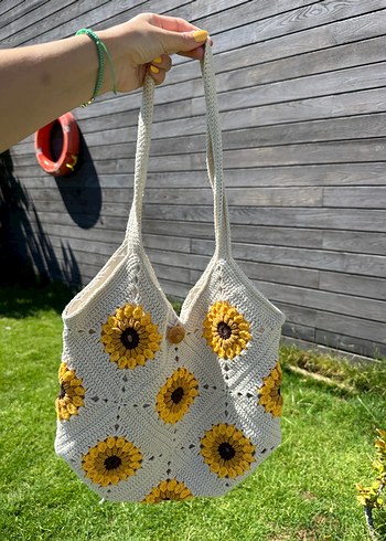 Zara Sarı Çiçek Desenli Örgü Bohem Kol Çantası