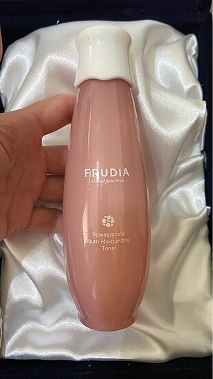 Frudia Pomegranate Nutri-Moisturizing Nar Özlü Nemlendirici Toni