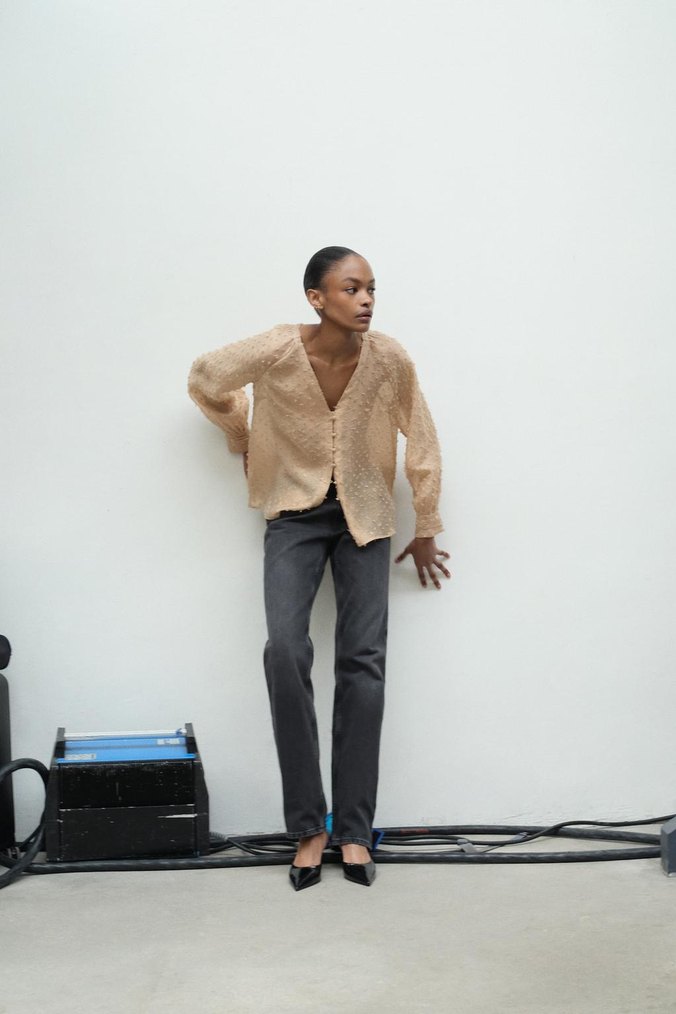 PLUMETI KUMAŞTAN YARI ŞEFFAF BLUZ - Görsel 2