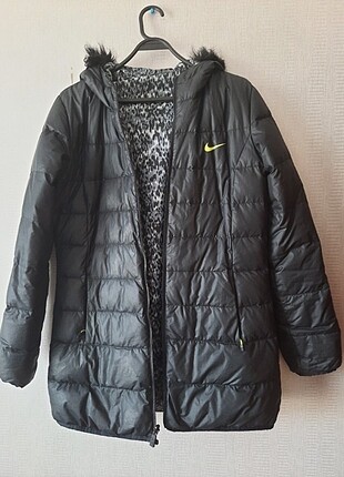 Kas Tüyü Çift Taraflı Nike Kadın Mont