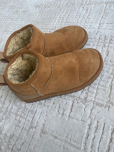 38 Beden Ugg bot