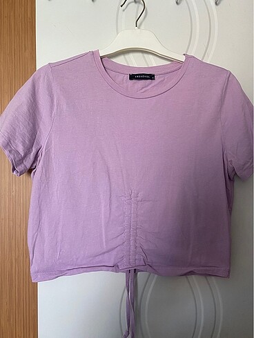 BEli Büzgülü crop thirt