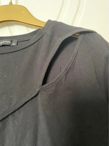 Trendyol & Milla Yaka detaylı Crop