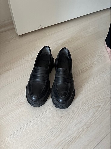 KADIN SIYAH DERI LOAFER 36 NUMARA