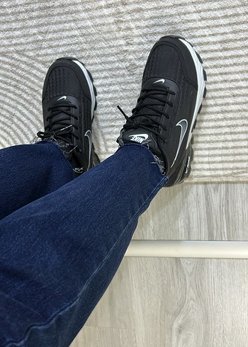 Siyah Bağcıklı Kadın Spor Ayakkabı - Görsel 3