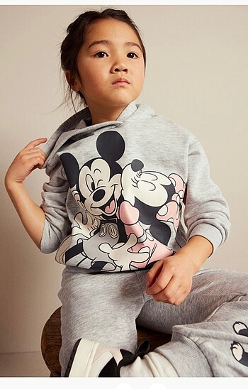 2 Yaş Beden gri Renk H&m mickey mouse takım