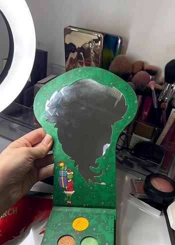 The Grinch far paleti revolution - Görsel 5