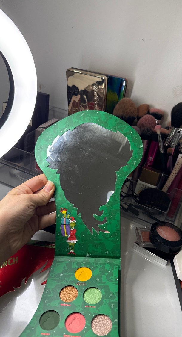 The Grinch far paleti revolution - Görsel 5