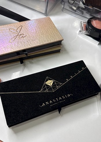 Anastasia Beverly Hills