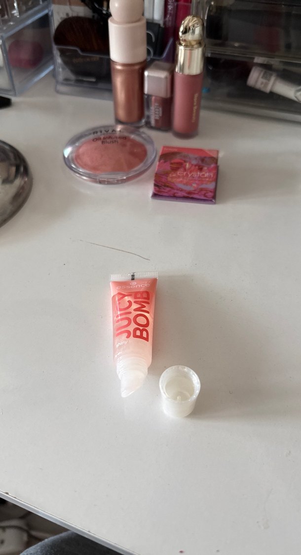 Essence Juicy Bomb Pembe Dudak Parlatıcısı - Görsel 3