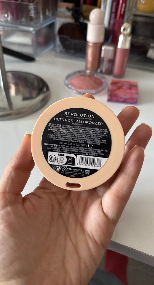 Revolution Cream Bronze Parlak Kahverengi Allık medium - Görsel 2