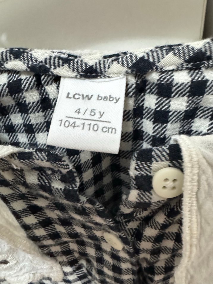 Nakışlı Beyaz Yakalı Kız Gömleği - Görsel 3