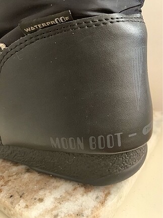 37 Beden Moon boot orjinaldir