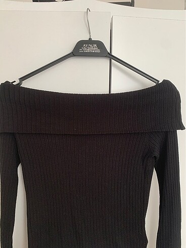 m Beden H&M omuz dekoltesi olan ince yumuşacık triko.DEFOSU YOK KUSURSUZ