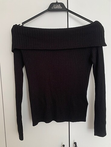H&M omuz dekoltesi olan ince yumuşacık triko.DEFOSU YOK KUSURSUZ