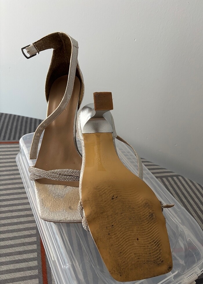 Topuklu ayakkabı - Görsel 2