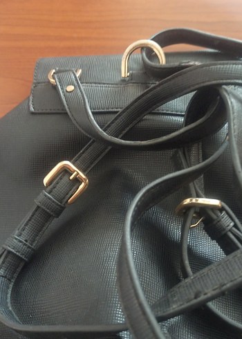 Siyah Deri Tokalı Kadın Sırt Çantası Mango - Görsel 3