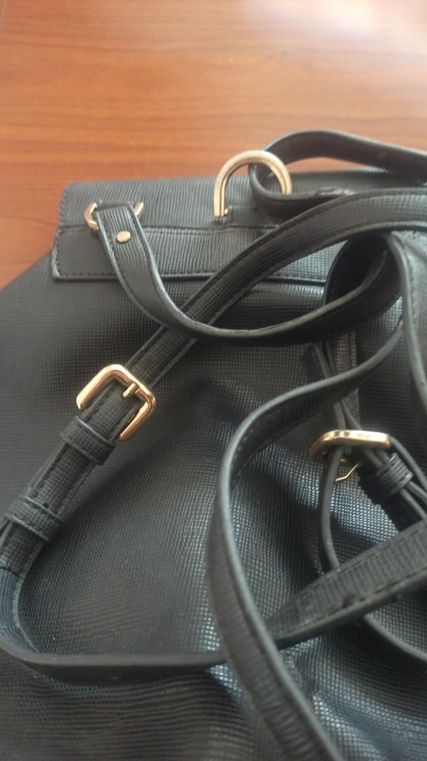 Siyah Deri Tokalı Kadın Sırt Çantası Mango - Görsel 3