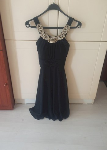 Boncuk İşlemeli Siyah Midi Halter Elbise