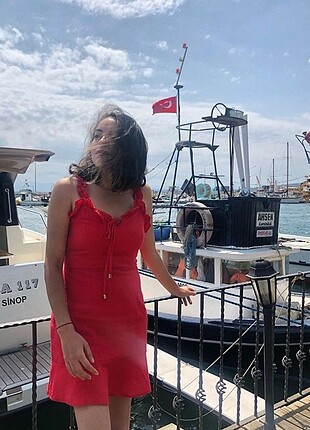 Tam yaz rengine uygun elbise