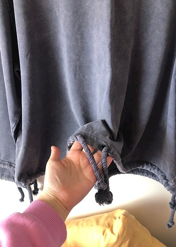 Püsküllü Gri Denim Sweatshirt - Görsel 2