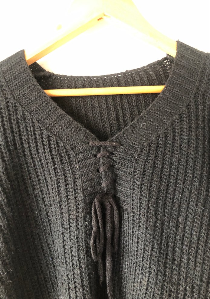 Siyah V Yaka Örgü Kadın Kazak - Görsel 2