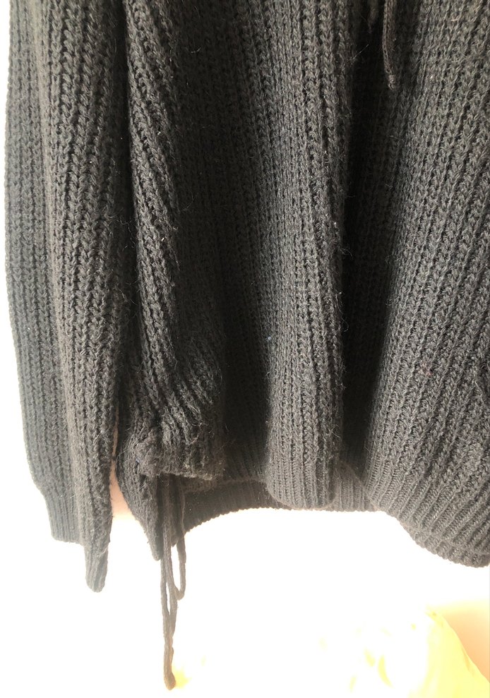 Siyah V Yaka Örgü Kadın Kazak - Görsel 3