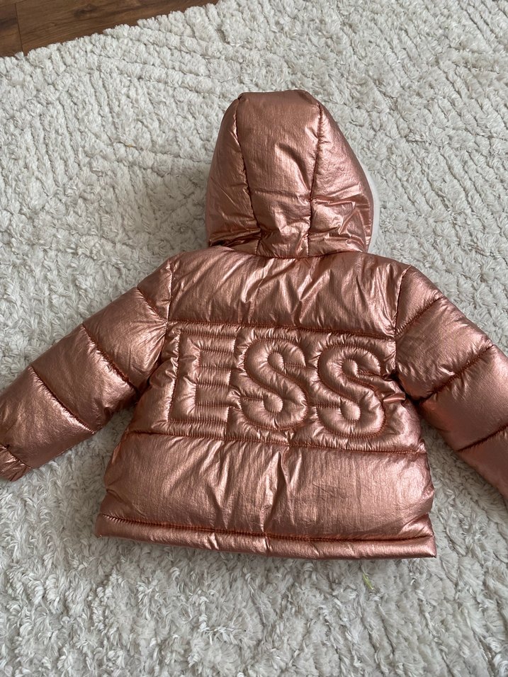 Guess Kız Çocuk Pembe Parlak Kapüşonlu Mont - Görsel 3