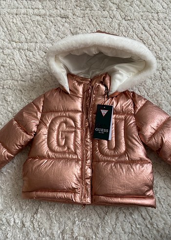 Kız Çocuk Parlak Pembe Kürklü Kapüşonlu Mont - Görsel 2