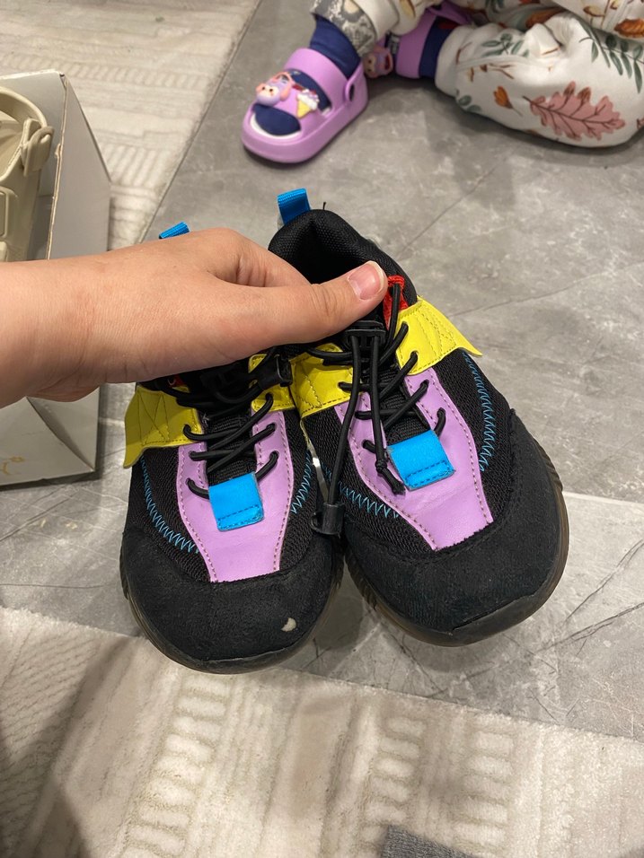 Renkli Bağcıklı ve Cırtcırtlı Kadın Spor Ayakkabı - Görsel 3