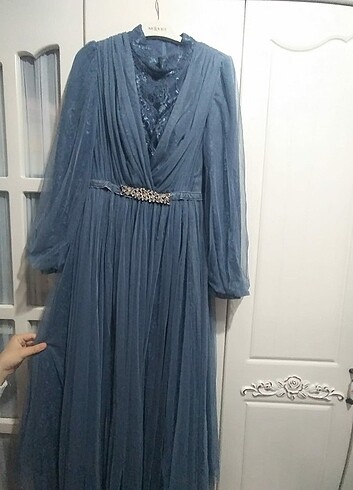 Kuşağı taş detaylı tül tesettür abiye - Görsel 2