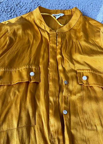 Sarı Düğmeli Kadın Gömlek - Görsel 3