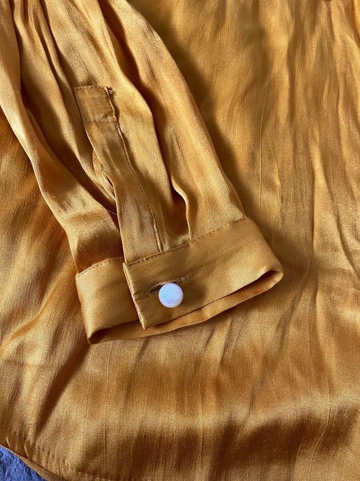 Sarı Düğmeli Kadın Gömlek - Görsel 4