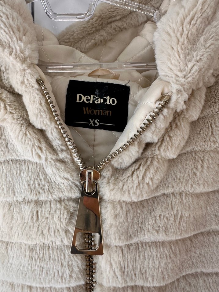 Bej Kadın Peluş Kapüşonlu Ceket - Görsel 3