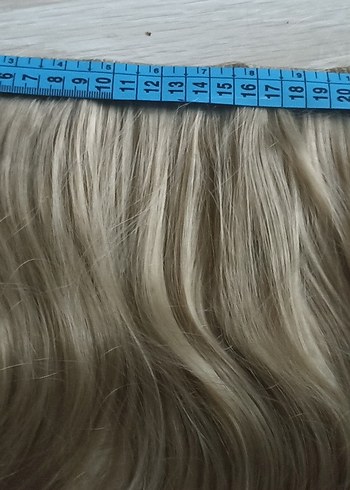 peruk Bej Dalgalı Sentetik Saç Uzantısı - Görsel 3