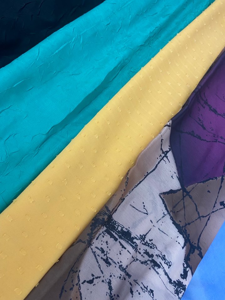 Renkli Kadın Drapeli Sarmal Şal - Görsel 4