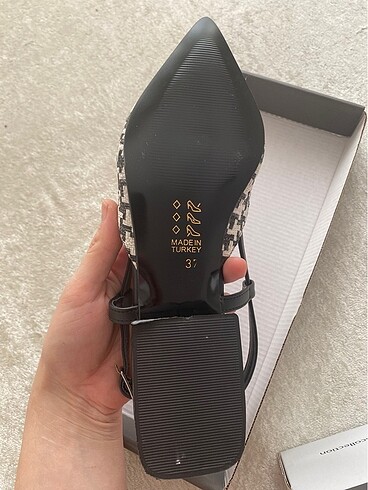 Siyah beyaz babet - Görsel 3