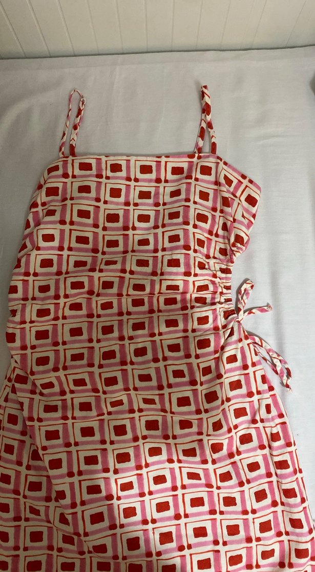 Pembe Desenli Strappy V Yaka Kadın Tulum - Görsel 4