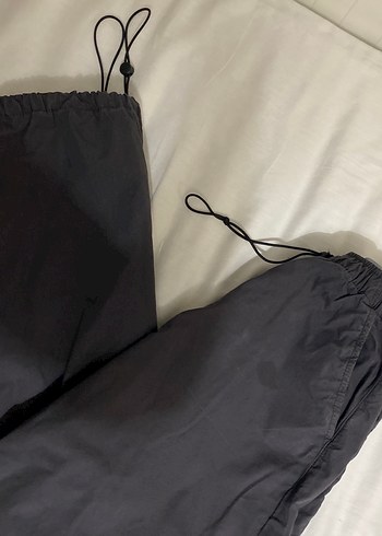 Kadın Siyah Rahat Kesim Fermuarlı Pantolon - Görsel 3