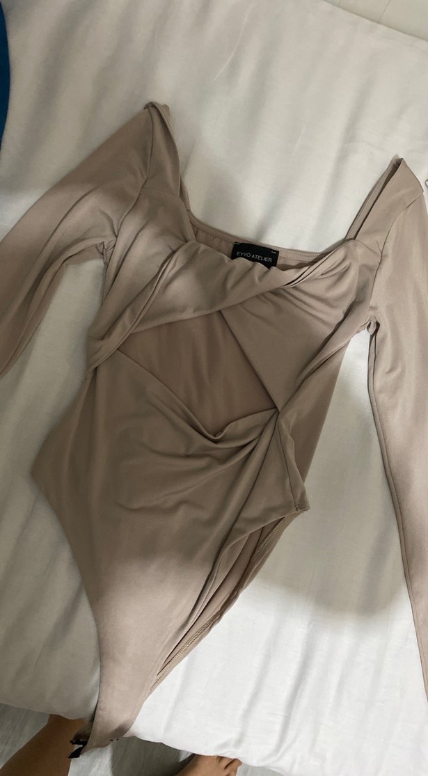 Bej Drapeli V Yaka Uzun Kollu Kadın Bluz - Görsel 2