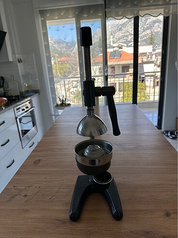Kollu meyve sıkacağı