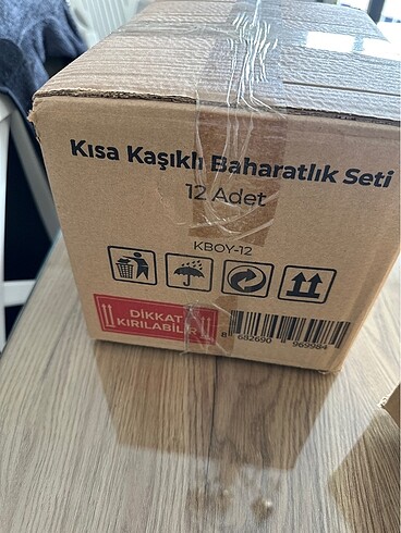 Beden Renk 12 adet kısa cam kaşıklı baharatlık