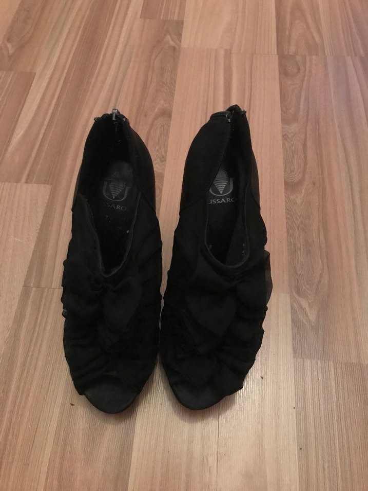 Siyah Gotik Fırfırlı Stiletto Topuklu Ayakkabı - Görsel 5