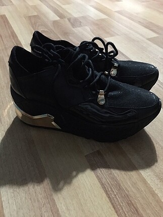 Elle Platform Sneaker