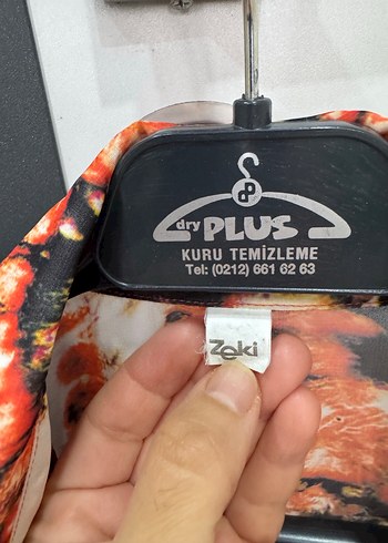 Zeki Uzun, Düğmeli, Bağcıklı Halter Yaka Batik Desen