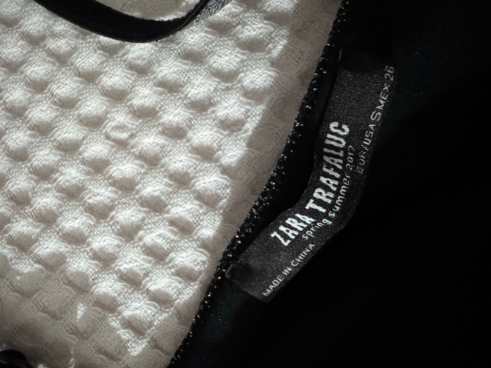 Parlak V Yaka Mini Kadın Büstiyer - Görsel 4